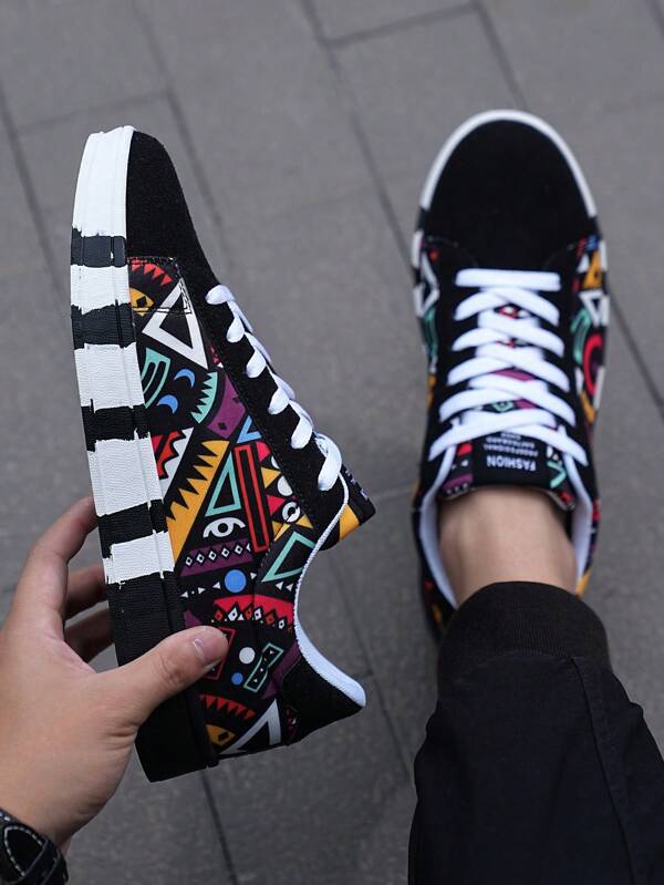 Men's Running Shoes, Suitable For Flat Canvas Geometric Pattern Front Tie Athletic Shoes. Graffiti Printed Skateboarding Shoes, Color Block,Fashionable For Both Lovers, Spring/Autumn Shoes For Men